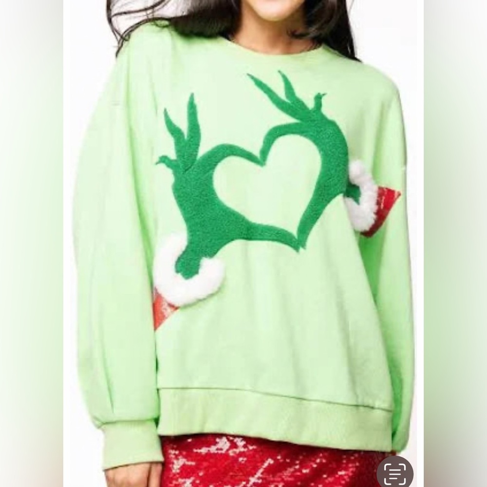 QUEEN OF SPARKLES Grinch Sweatshirt NWOT